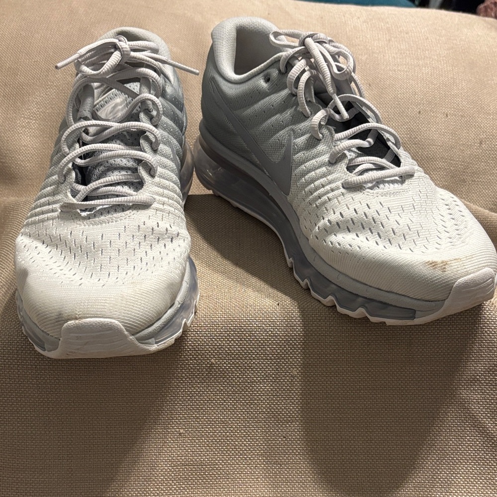 Nike Men's White and Gray Sneakers
